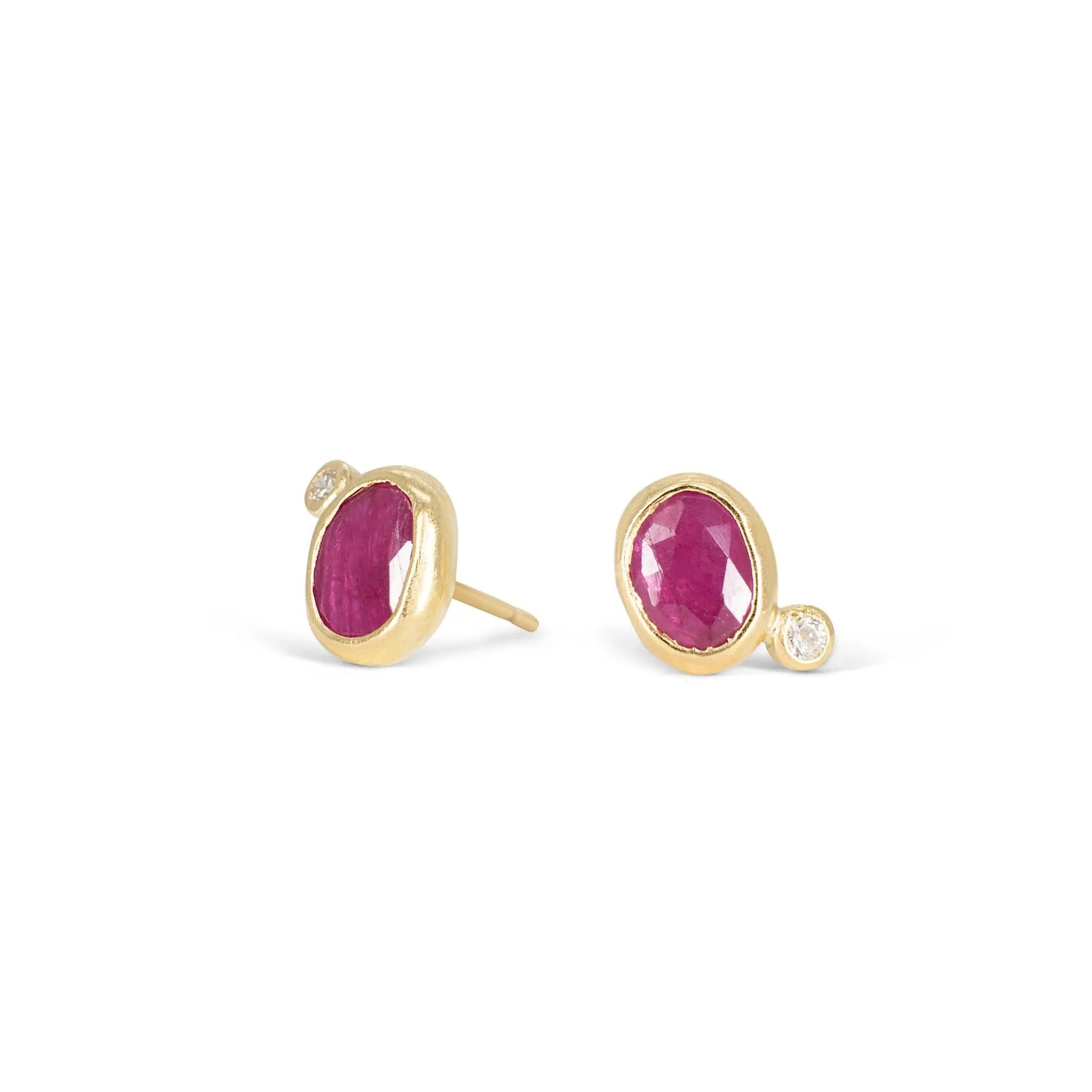 18K Smooth Freeform Satellite Earrings in Ruby