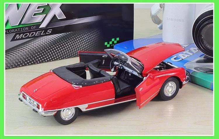 Diecast 1:24 Car CITROEN DS 19 Cabriolet Simulator Classic Model Vintage Car Alloy Metal Toy Car For Kid Gift Collection