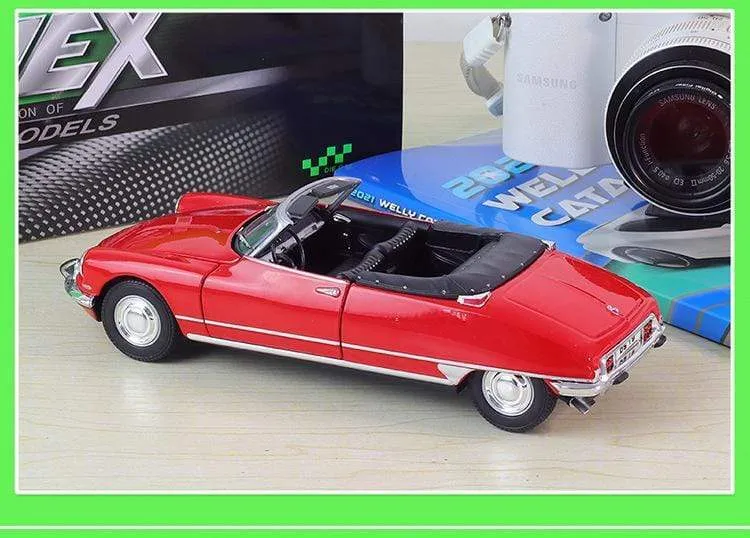 Diecast 1:24 Car CITROEN DS 19 Cabriolet Simulator Classic Model Vintage Car Alloy Metal Toy Car For Kid Gift Collection