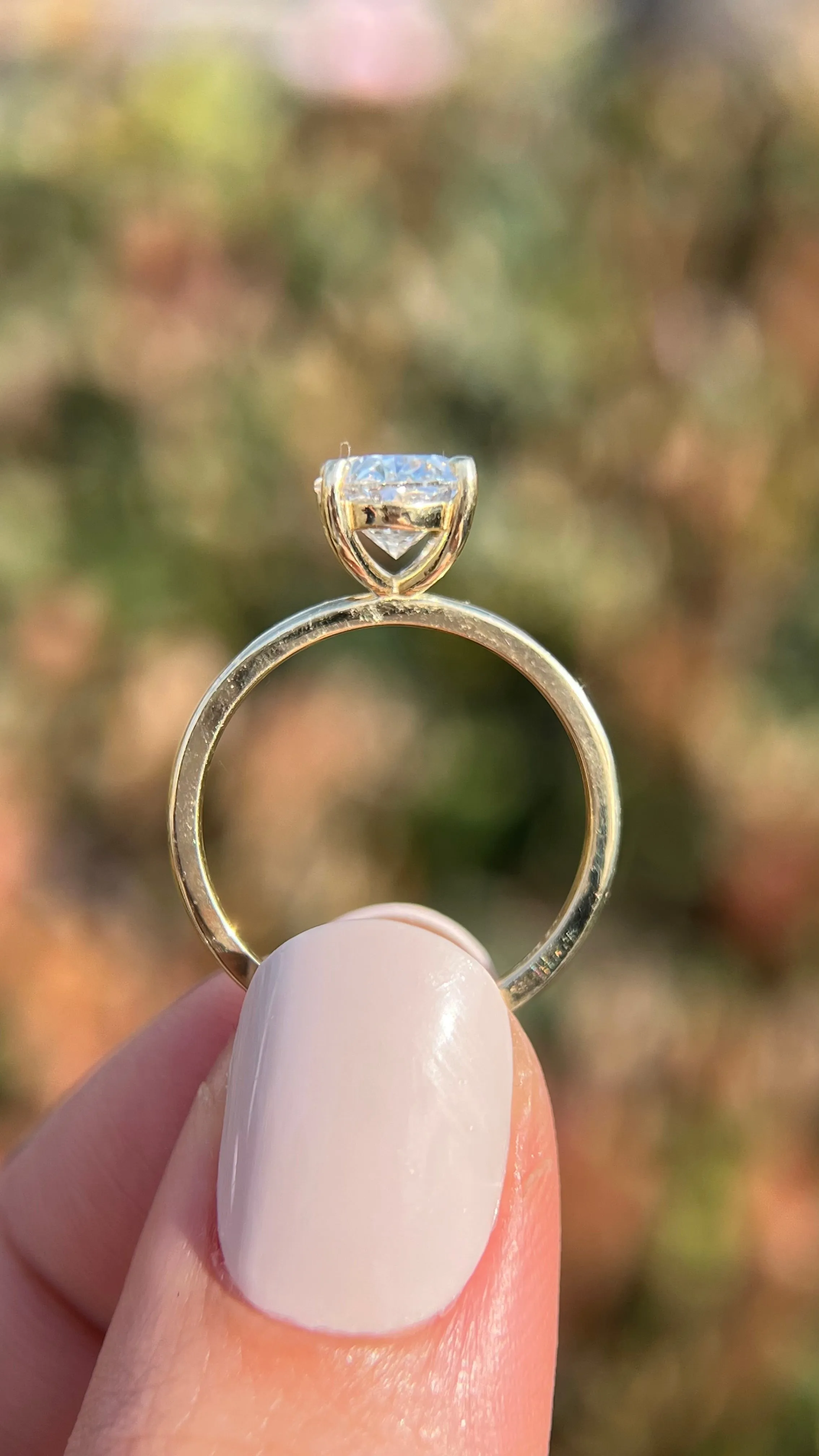 Evie 2.27ct F-VS1 Oval Lab Diamond