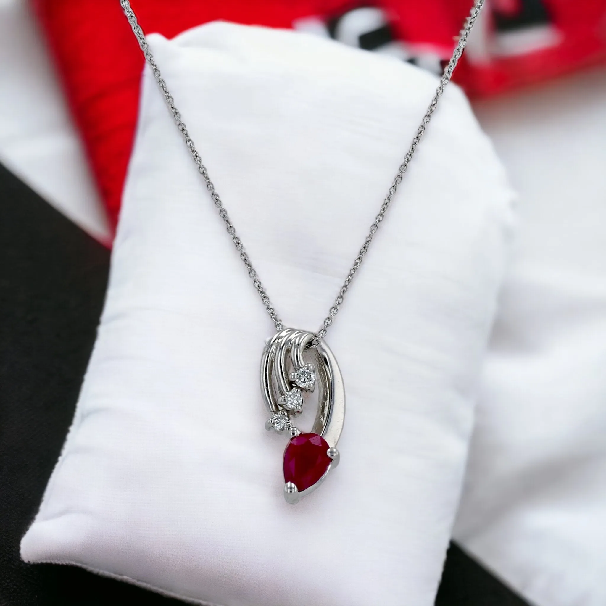 Gold 14k set ruby pendant