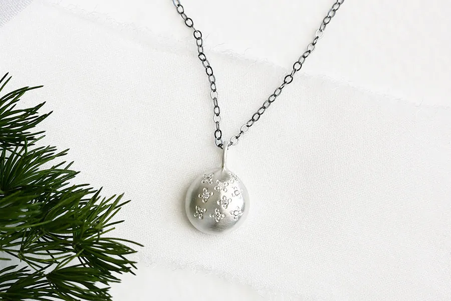 Silver Pebble   Diamond Necklace