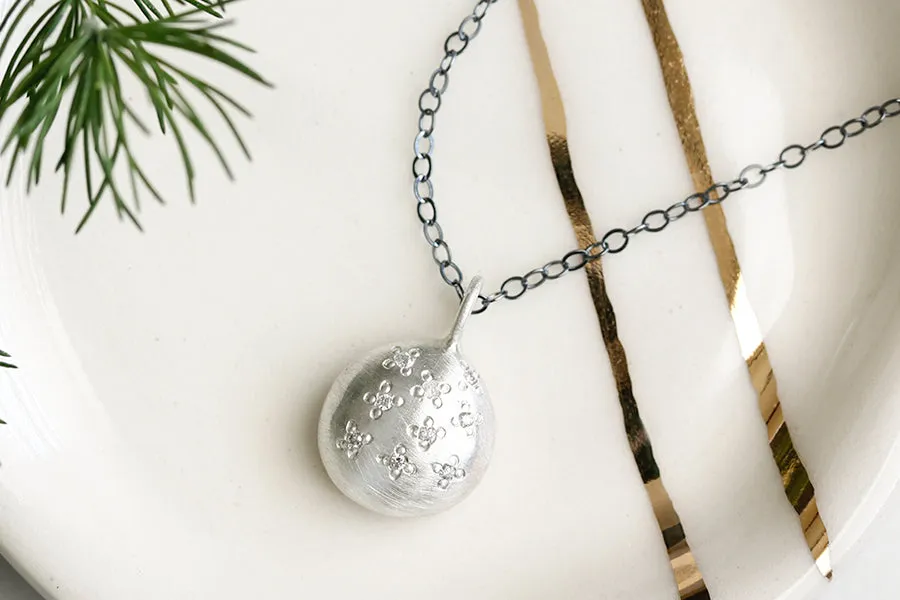 Silver Pebble   Diamond Necklace